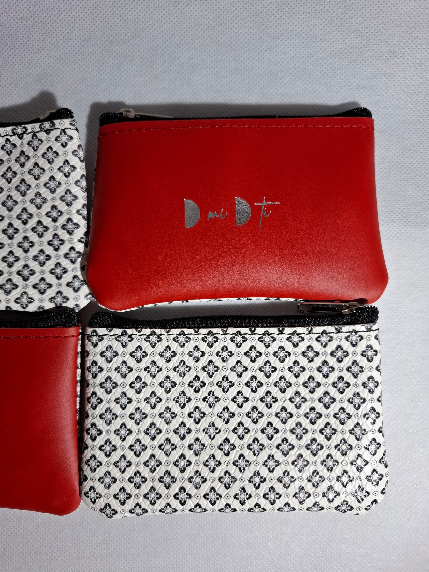 Monedero de piel mosaico y rojo