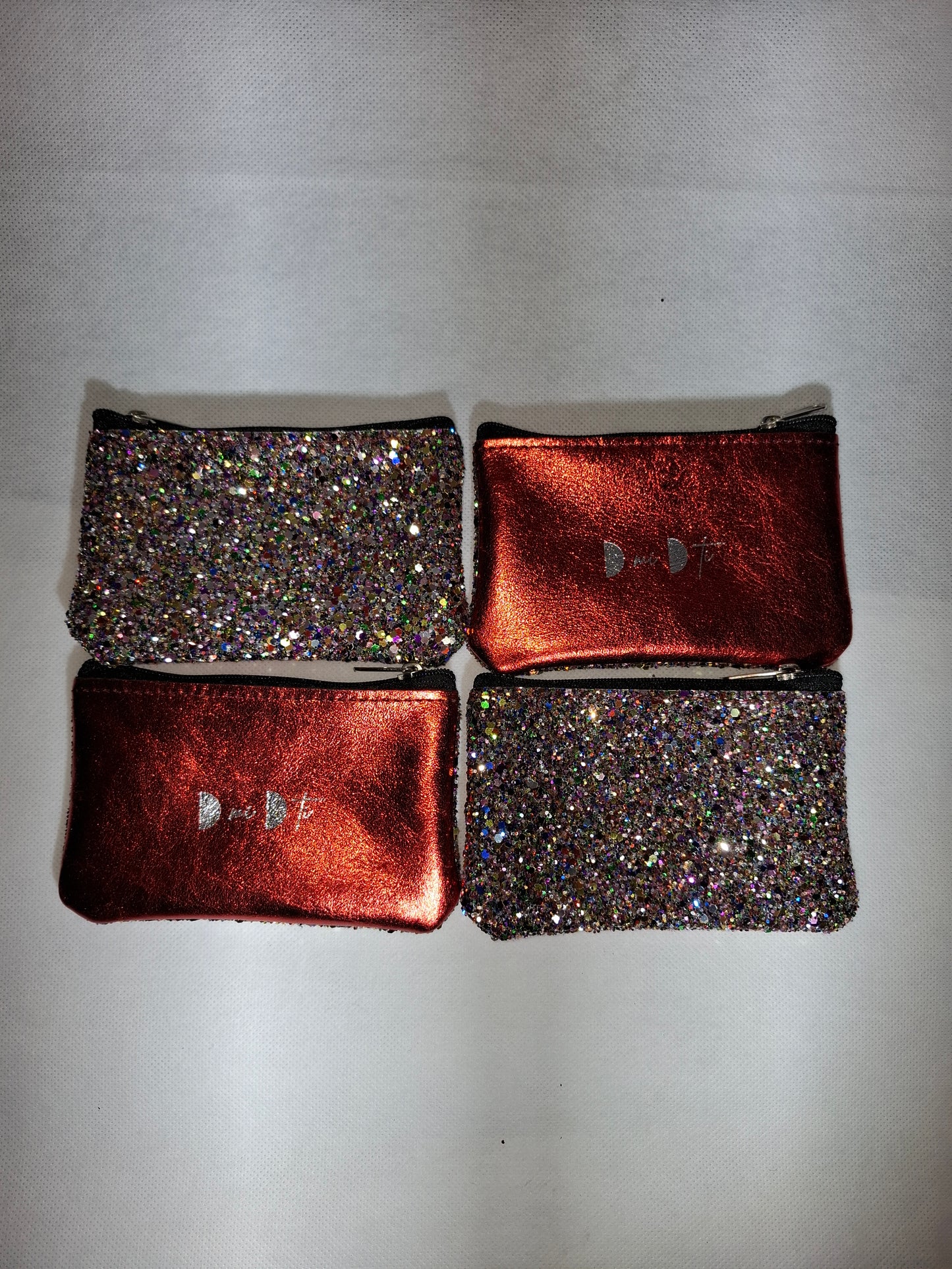 Monedero de piel metalizada y glitter