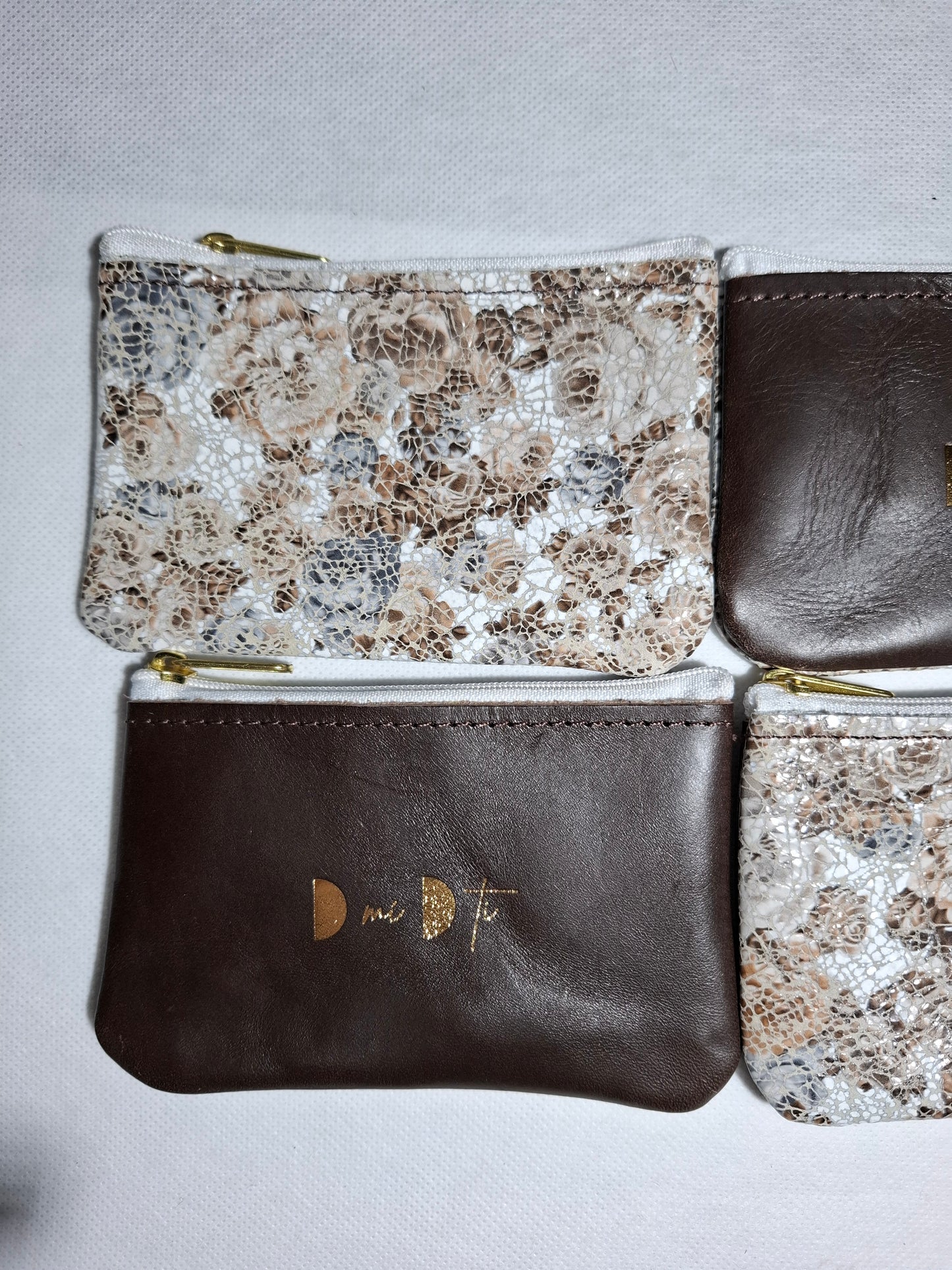 Monedero de piel flores marrón y gris