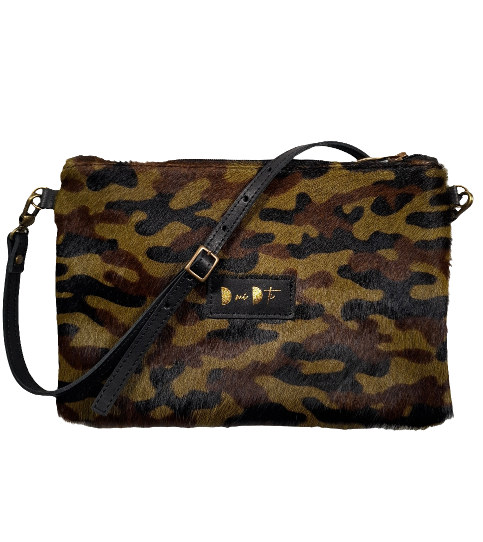Bolso bandolera DOBRA piel con pelo camuflaje y negro