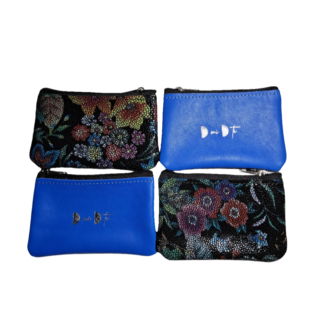 Monedero de piel flores brillo sobre azul