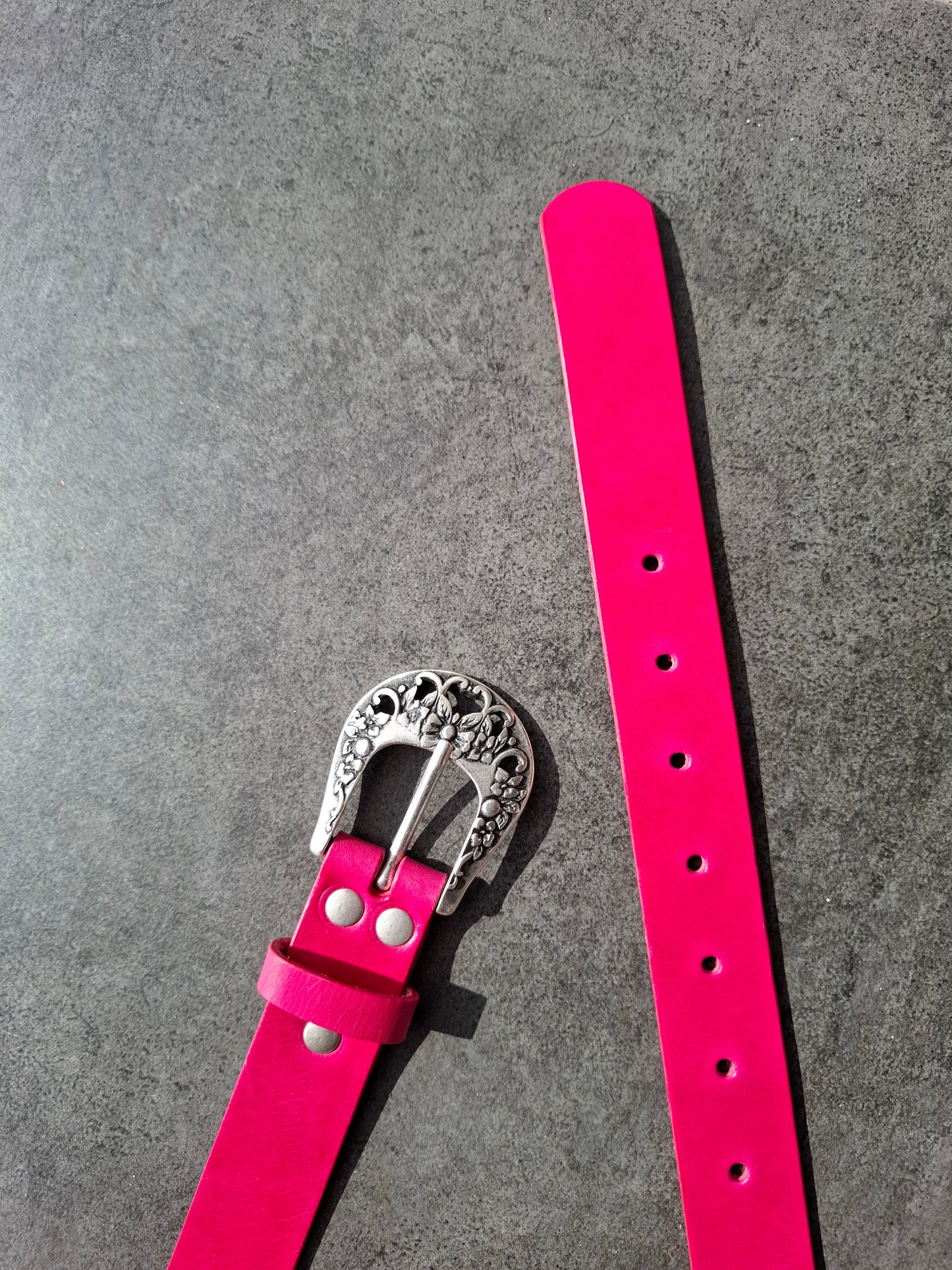 Cinturón de piel rosa 3cm hebilla plata vieja