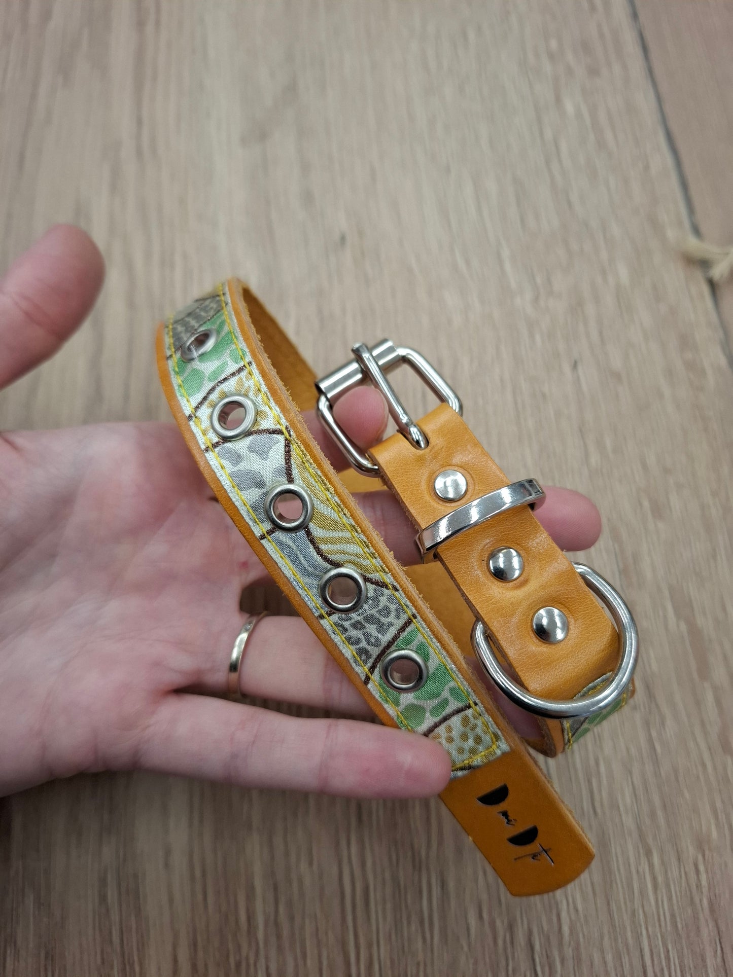 Collar de perro piel y cinta brillo