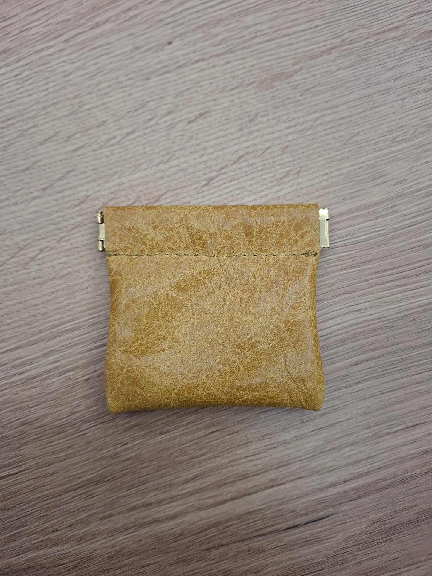 Monedero fleje piel amarillo envejecido