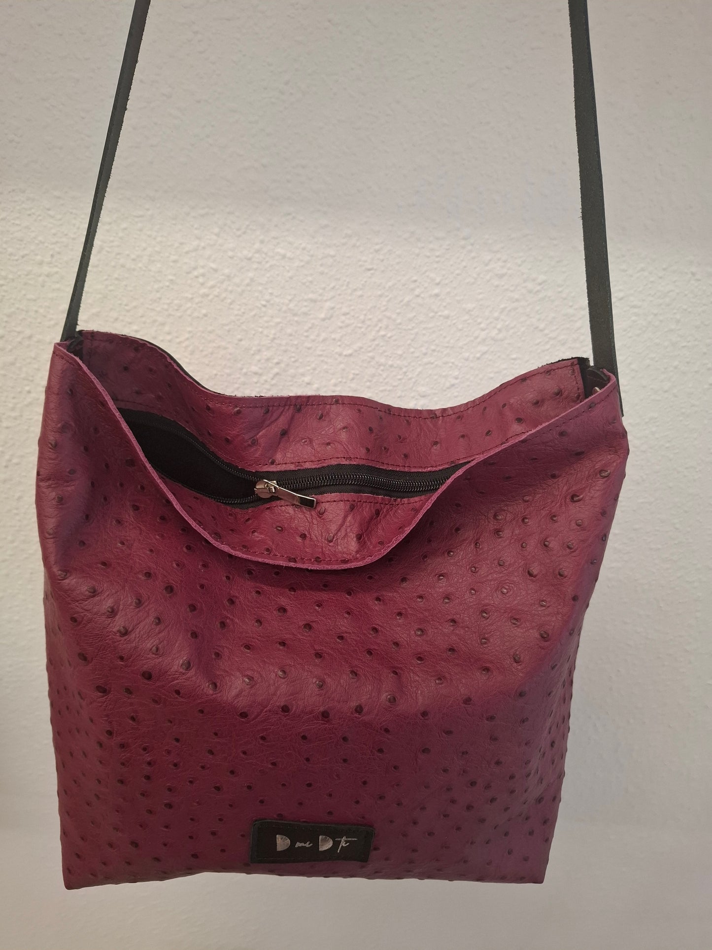 Bolso IGUÑA piel avestruz berenjena