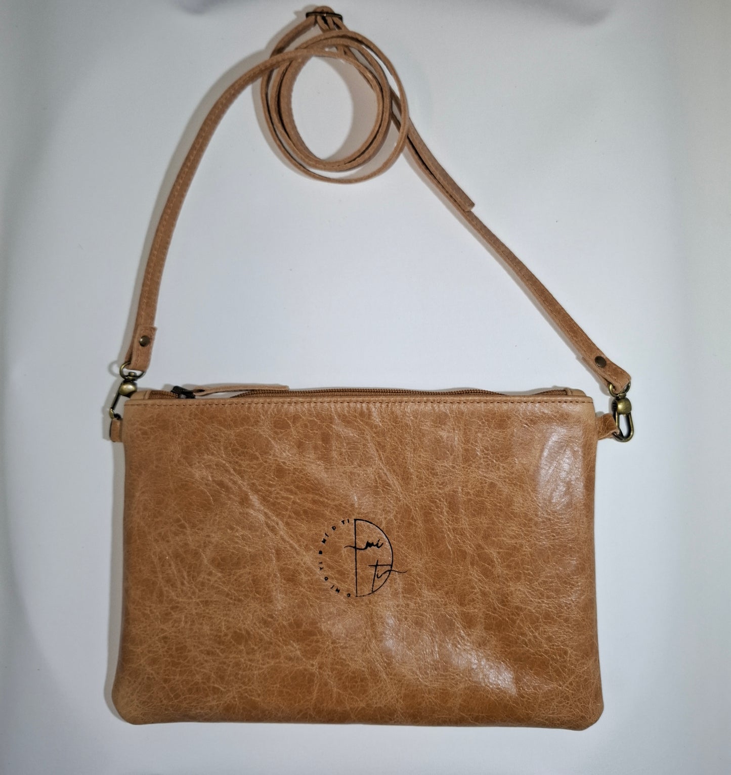 Bolso bandolera DOBRA piel envejecida marrón reversible