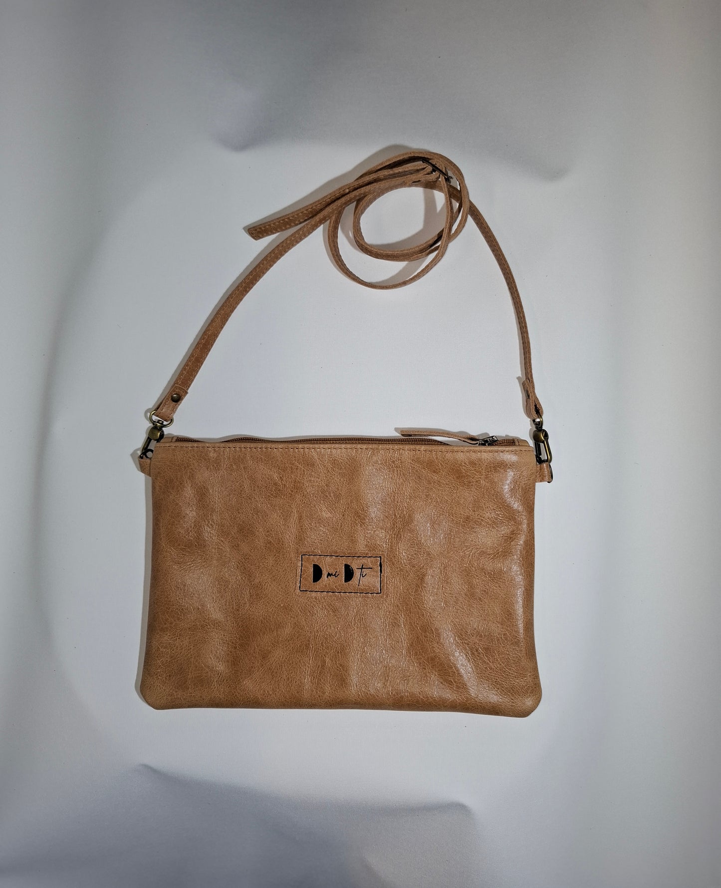 Bolso bandolera DOBRA piel envejecida marrón reversible