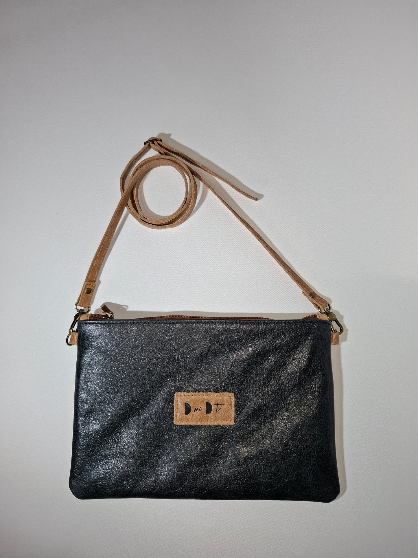 Bolso bandolera DOBRA piel envejecida marrón y negro reversible