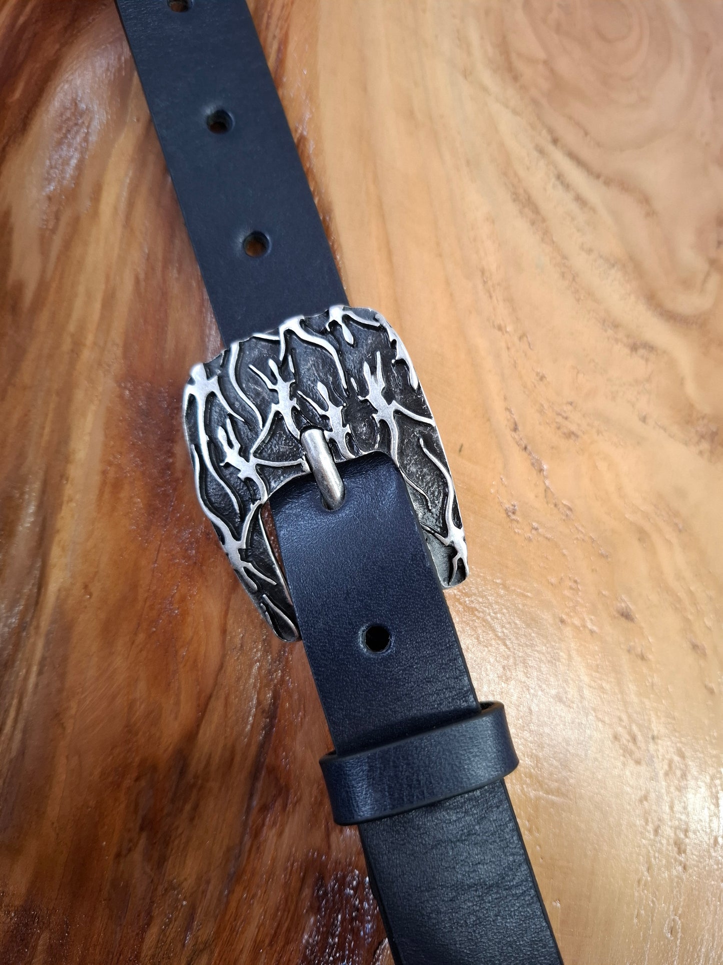 Cinturón de piel azul 2,5cm hebilla plata vieja lagartijas