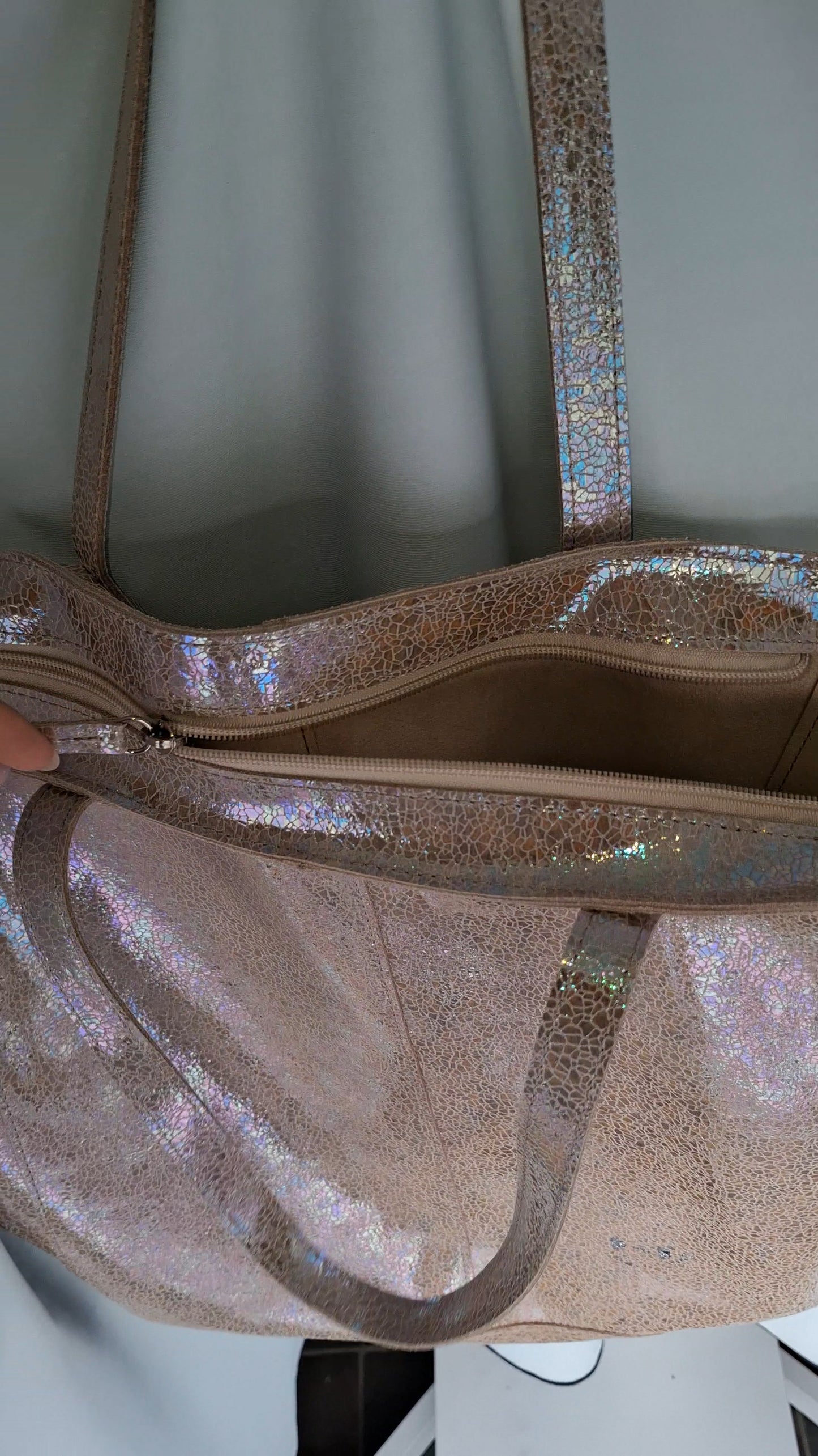 Bolso shopper VEGA XL piel brillante tornasolada beige