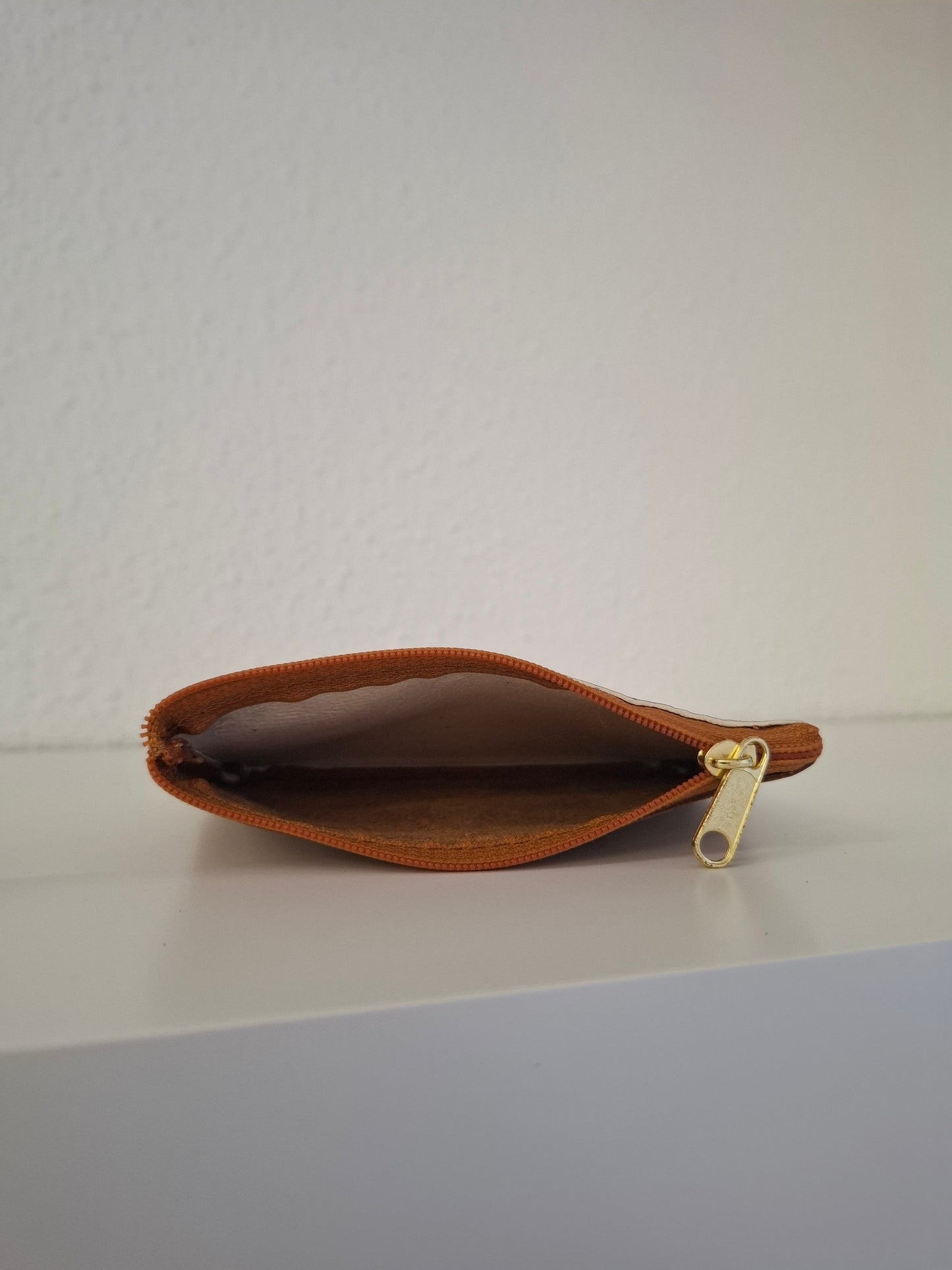 Monedero de piel flores negro marrón