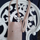 Bolso de móvil de piel anacarada beige