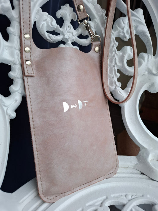 Bolso de móvil de piel anacarada beige