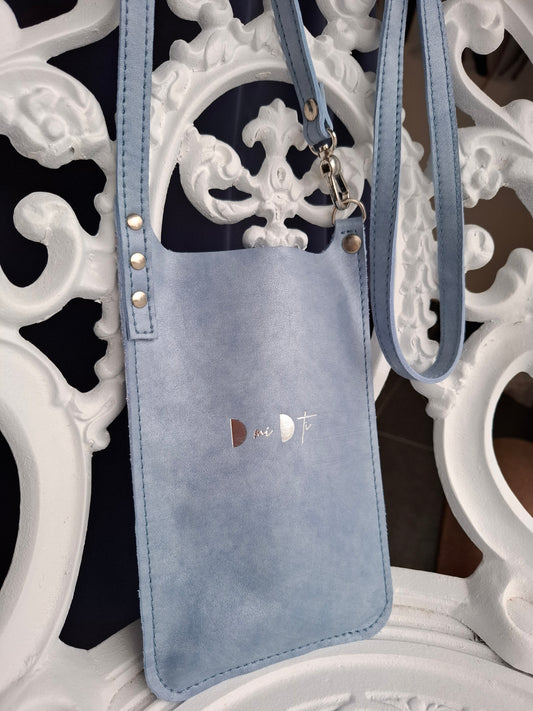 Bolso de móvil de piel anacarada azul