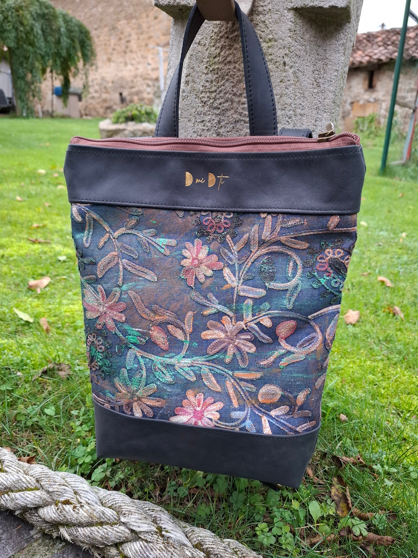 Mochila antirrobo TERRA CHÁ piel negra y denim efecto óxido