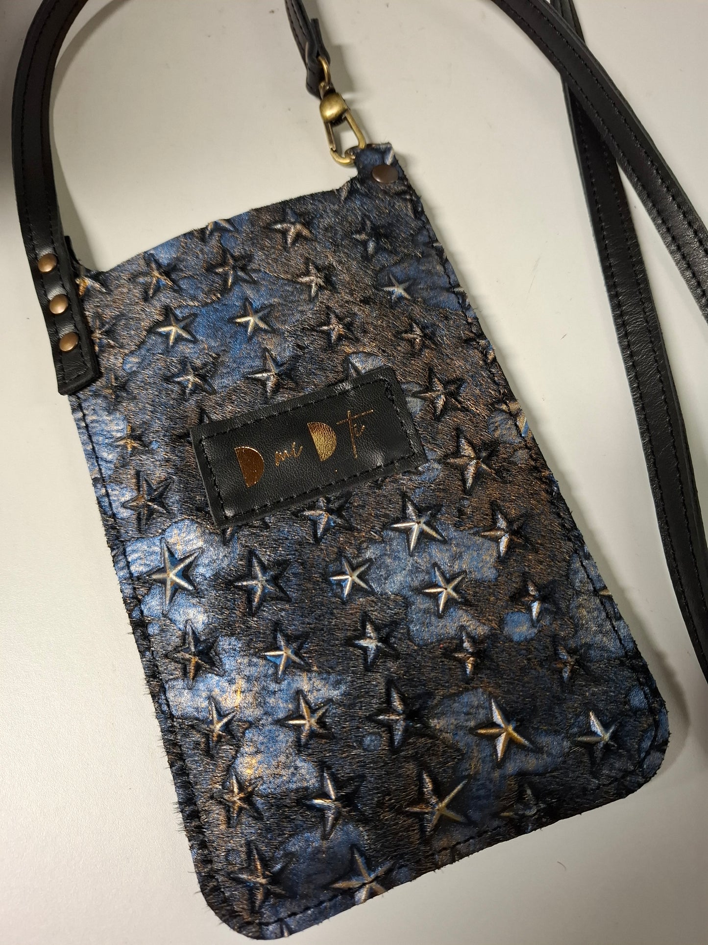 Bolso de móvil de piel estrellas