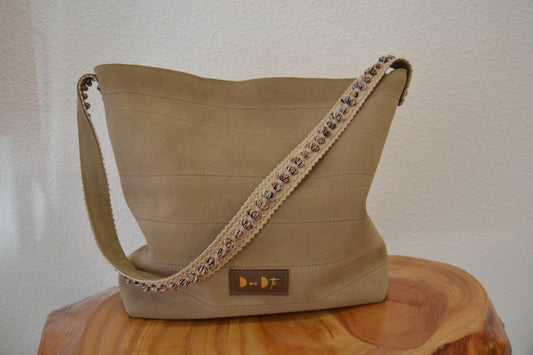 Bolso IGUÑA piel serraje beige grisáceo