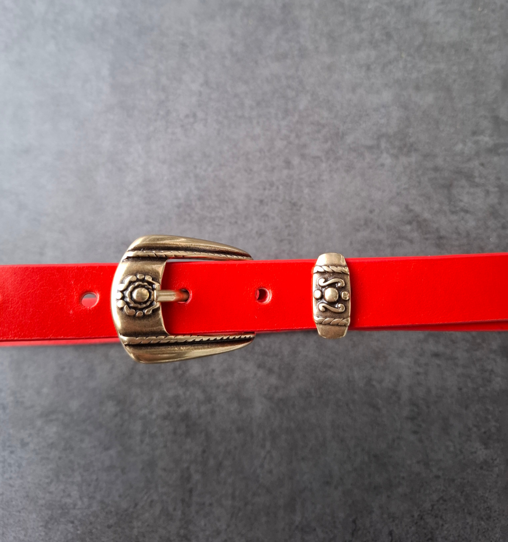 Cinturón de piel rojo 2cm hebilla oro viejo