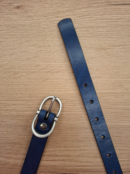 Cinturón de piel azul 2cm hebilla ocho plata vieja