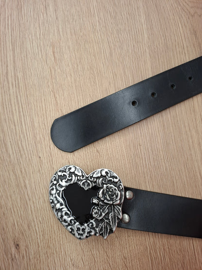 Cinturón de piel negro 4cm hebilla corazón plata vieja