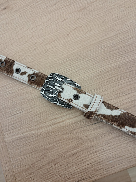 Cinturón de piel con pelo vaca 2,5cm hebilla lagartijas plata vieja