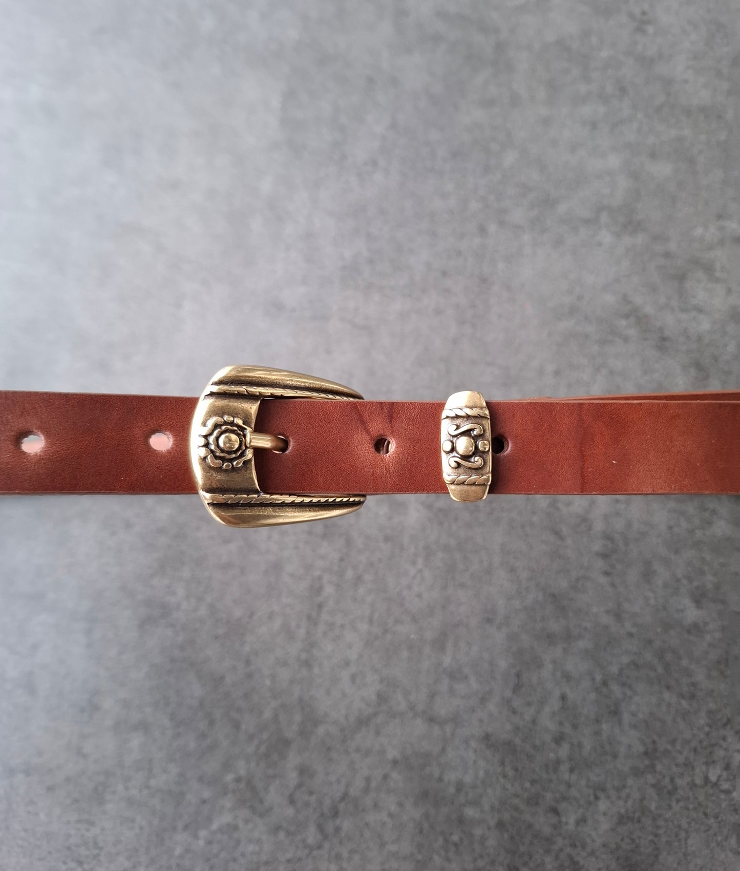 Cinturón de piel marrón 2cm hebilla oro viejo