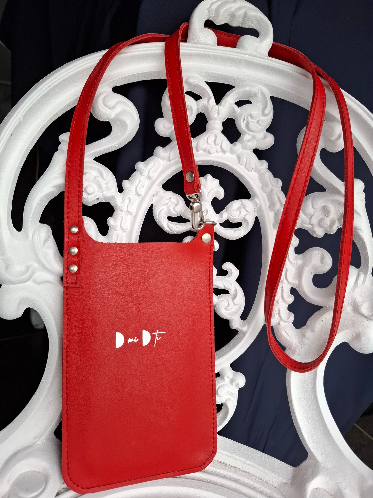 Bolso de móvil de piel rojo