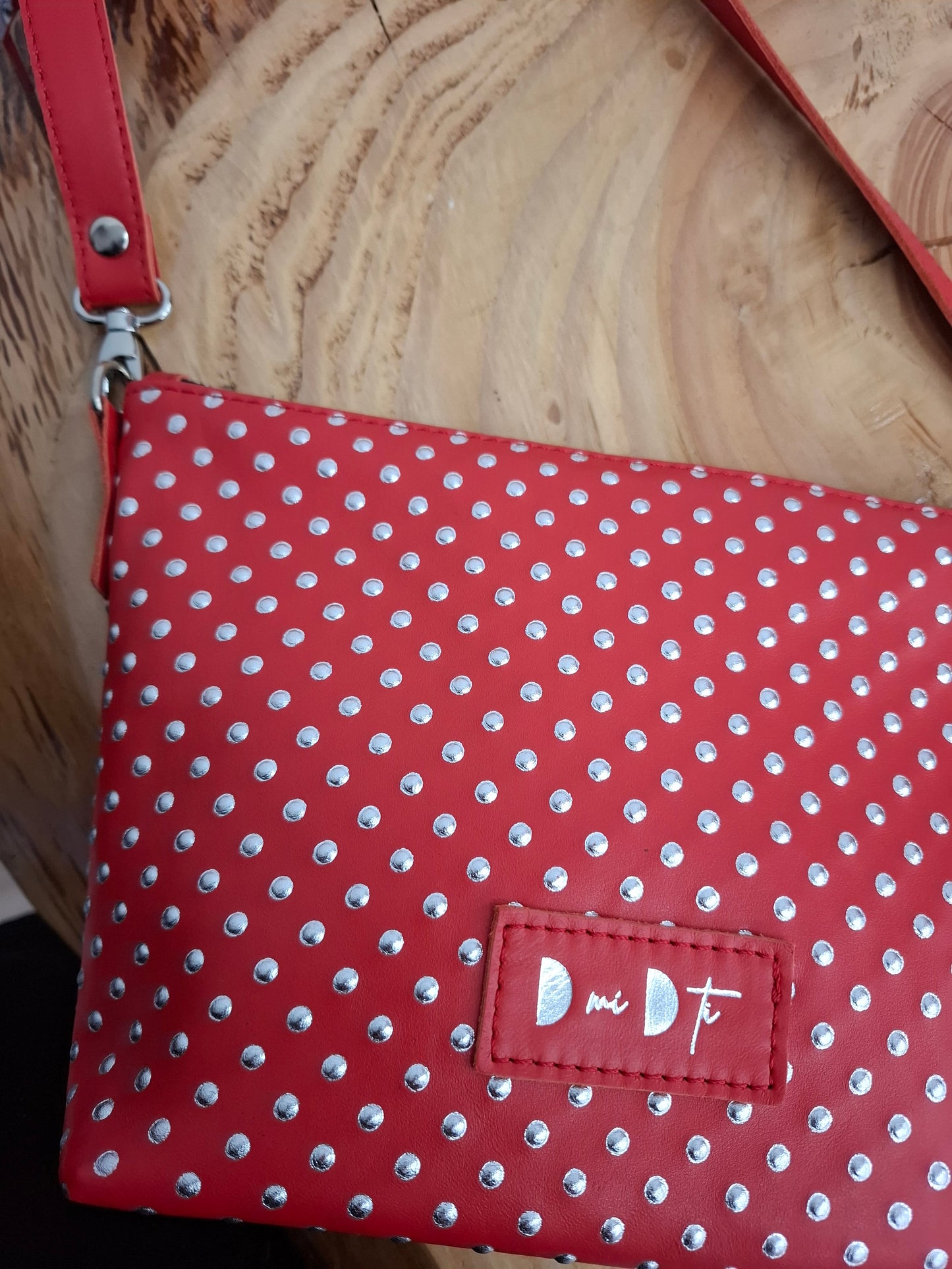 Bolso bandolera YERA piel rojo puntos relieve