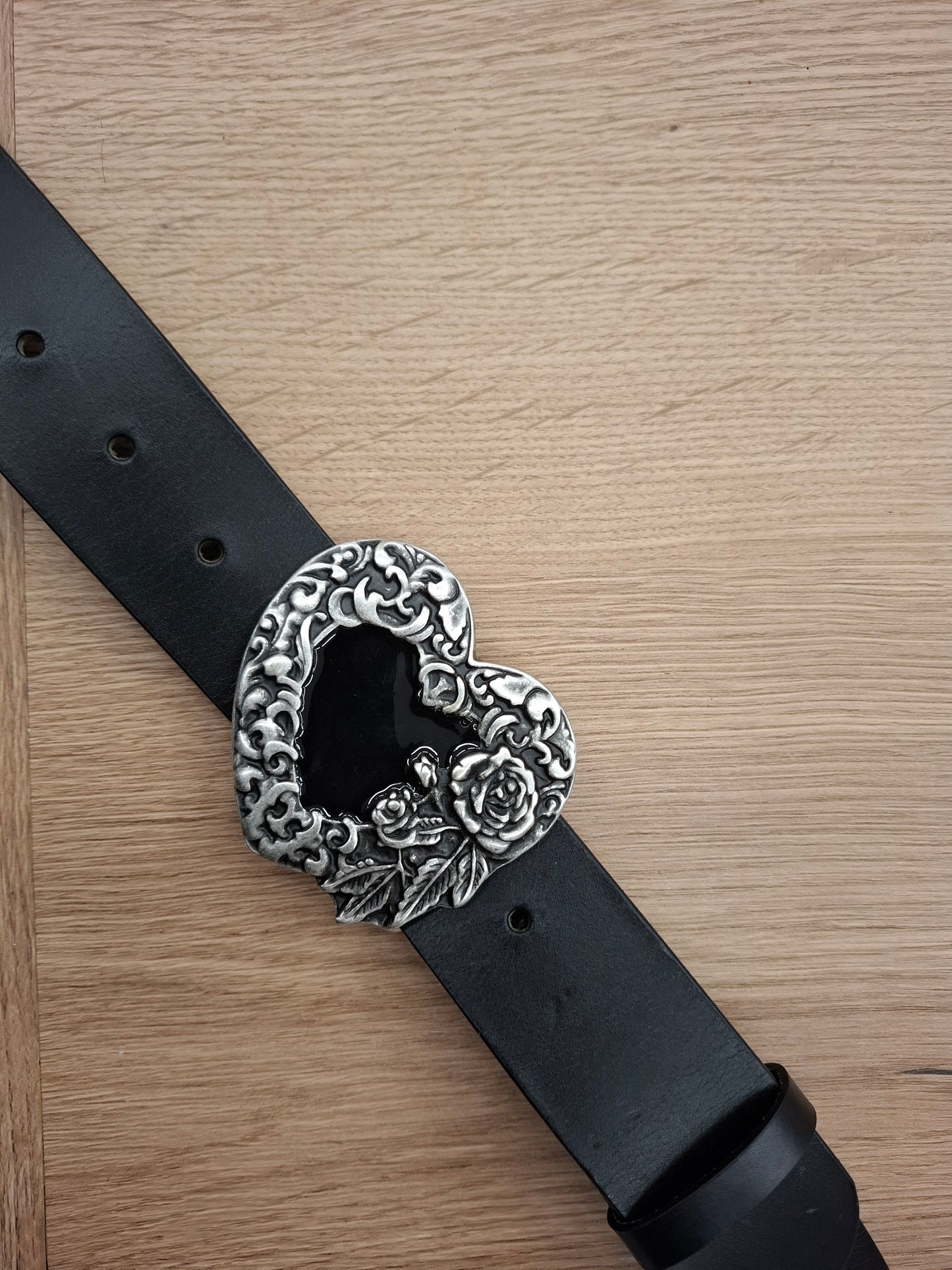 Cinturón de piel 4cm hebilla corazón