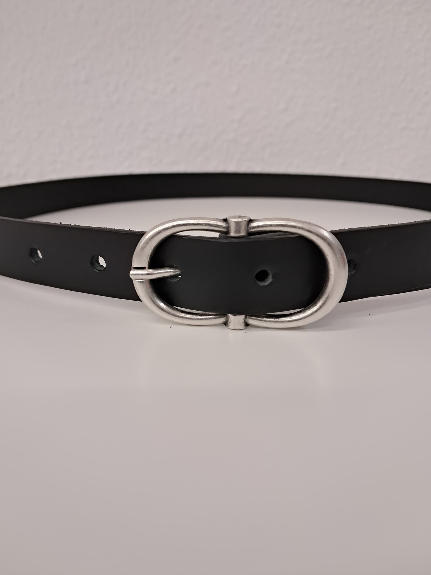 Cinturón de piel negro 2cm hebilla ocho plata vieja