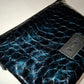 Bolso bandolera YERA piel escama azul brillo y negro