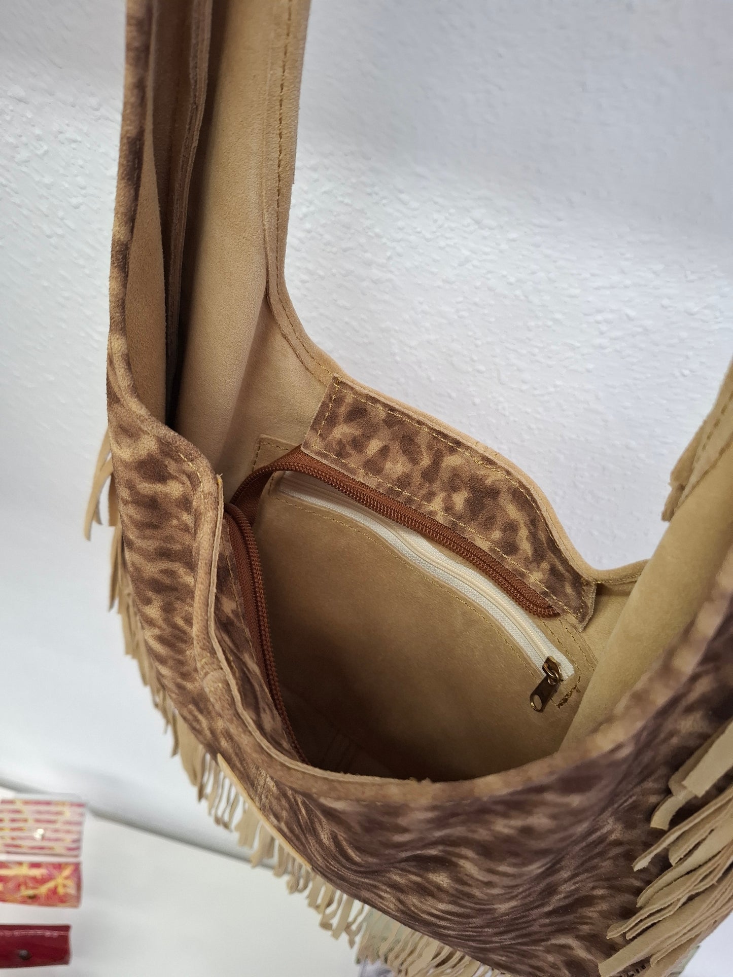 Bolso SOTO serraje flecos leopardo amarillo