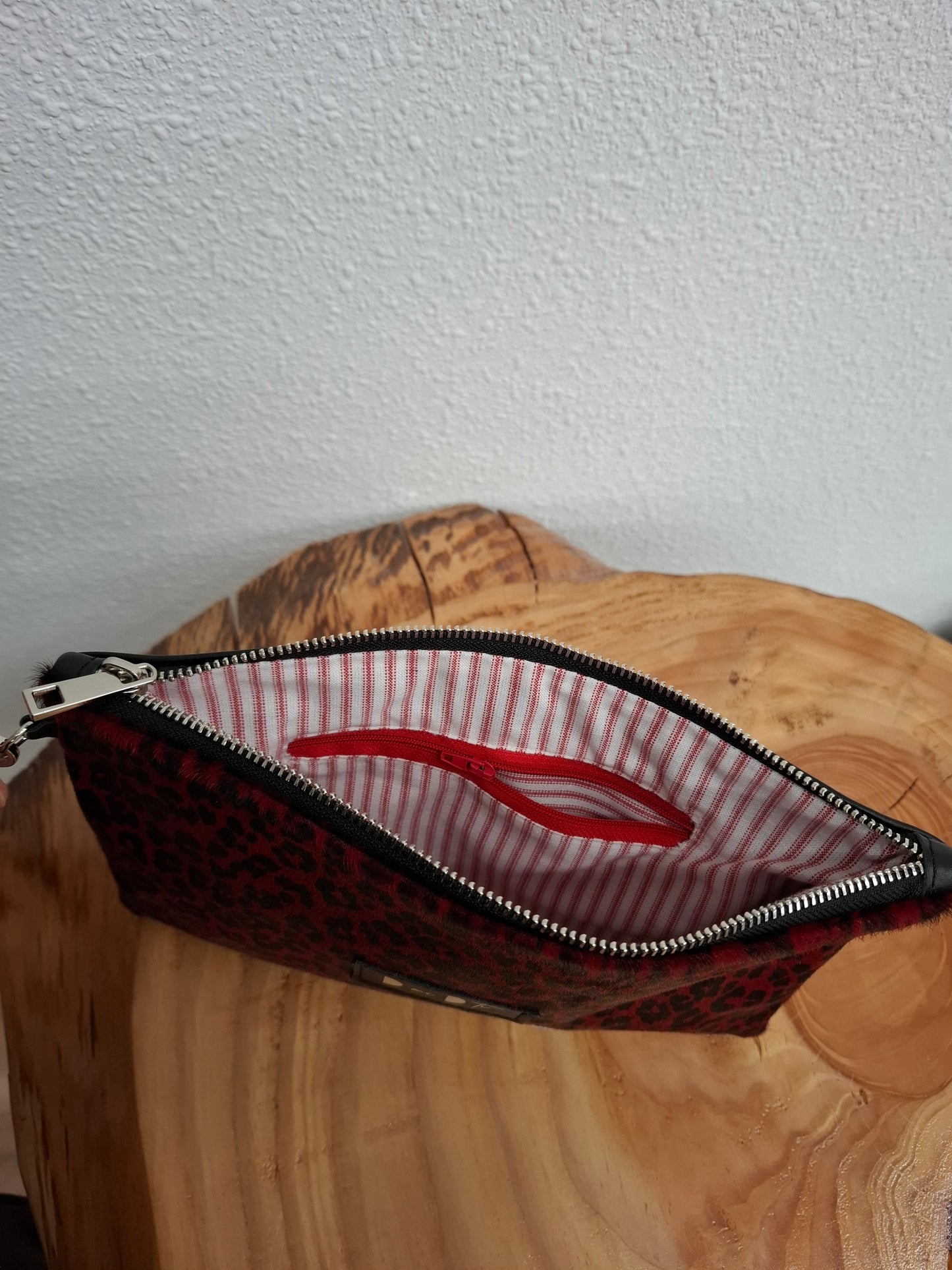 Bolso de mano DOBRA piel con pelo leopardo rojo