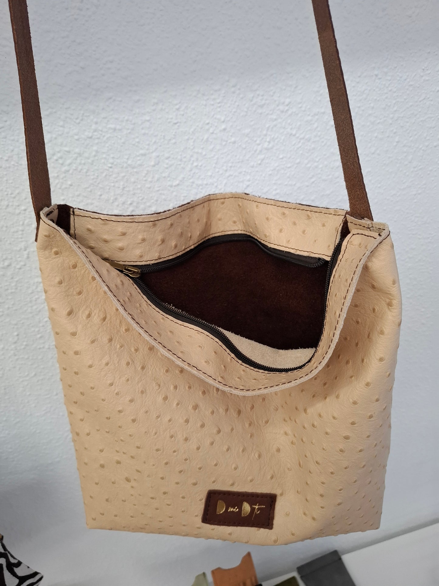 Bolso IGUÑA piel avestruz beige