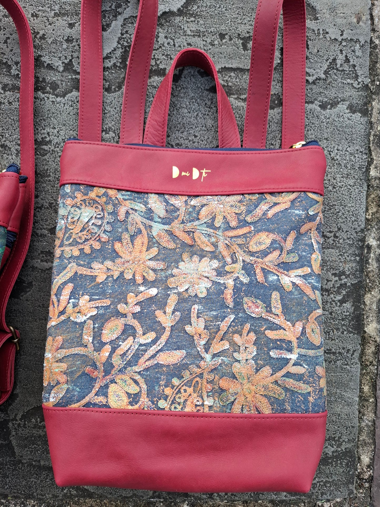 Mochila antirrobo TERRA CHÁ piel roja y denim efecto óxido