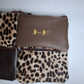 Monedero de piel con pelo print guepardo