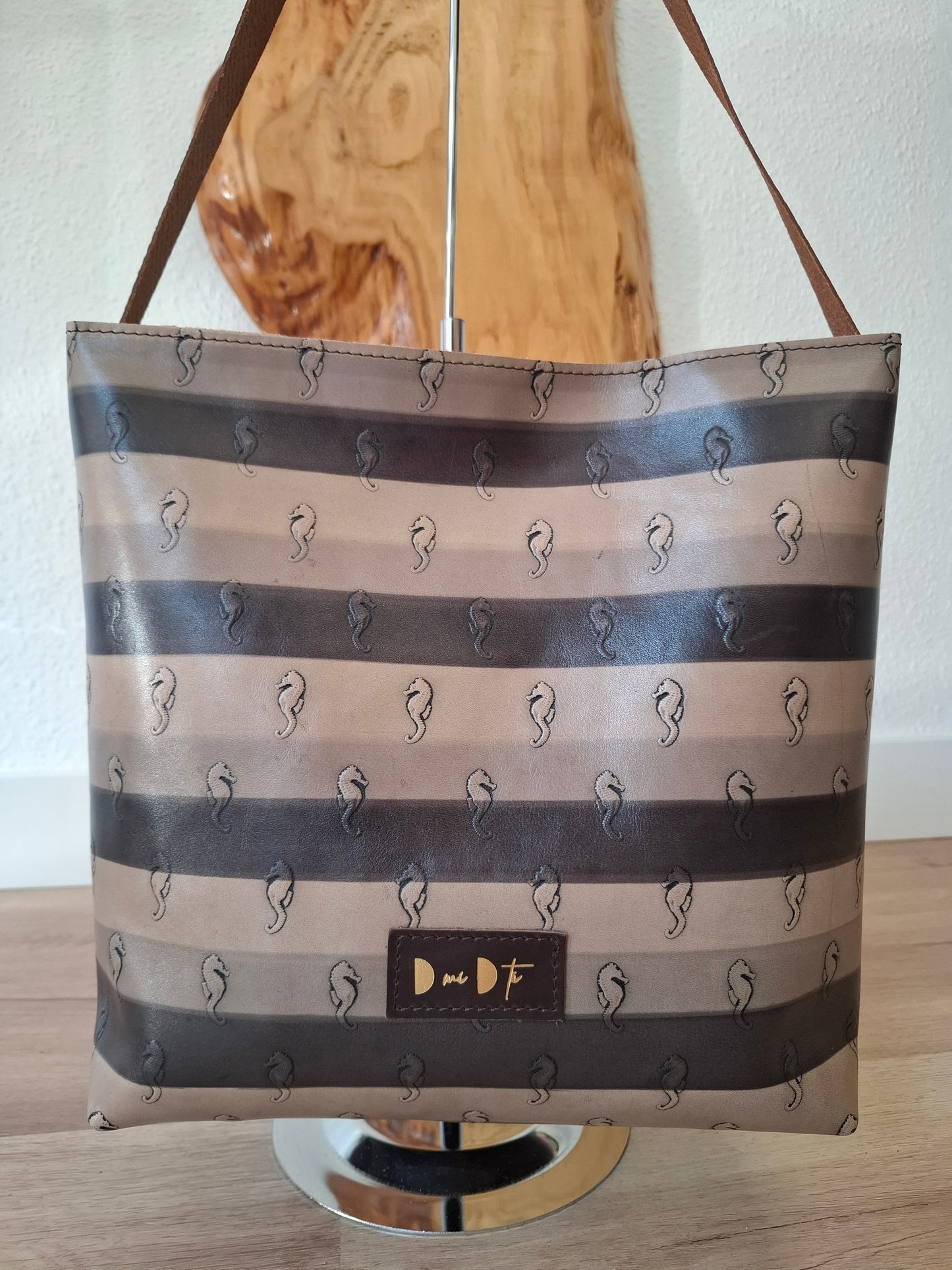 Bolso IGUÑA piel caballitos de mar y piel marrón envejecida