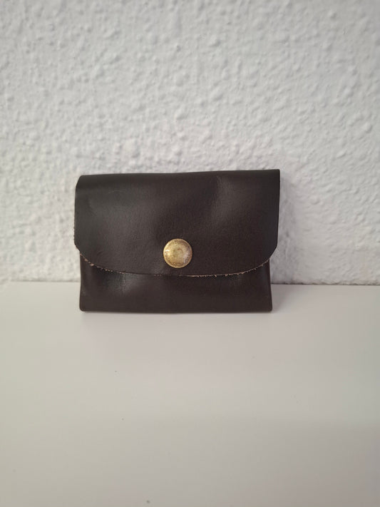 Monedero corchete piel lisa marrón chocolate