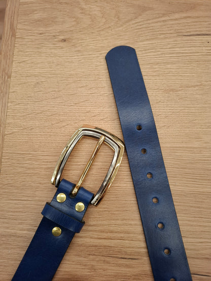 Cinturón de piel azul 3,5cm hebilla oro y fumé
