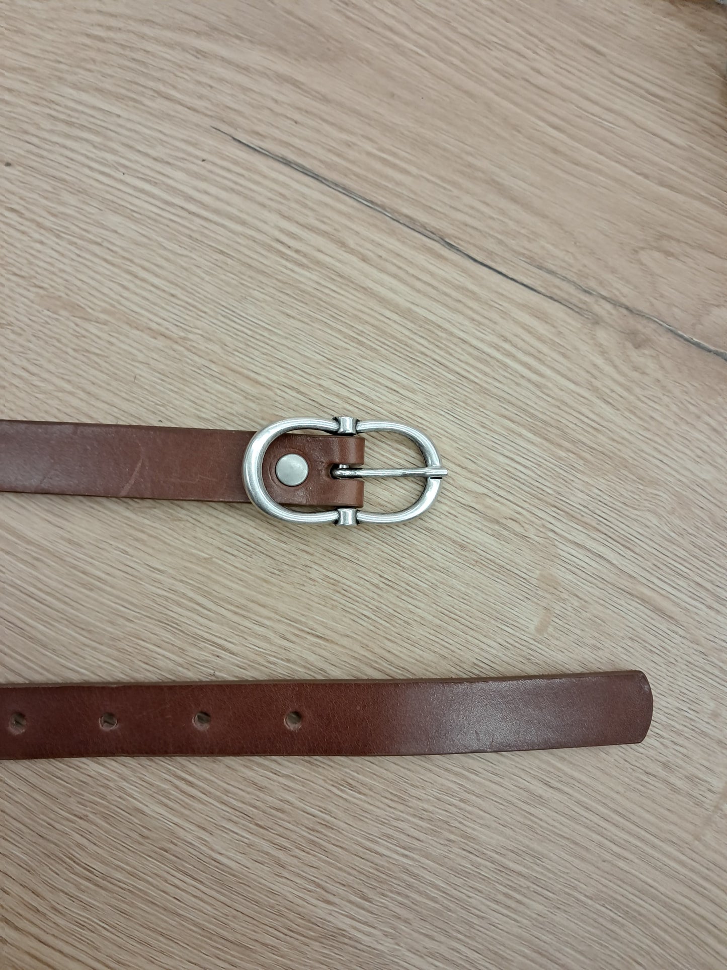 Cinturón de piel marrón 2cm hebilla ocho plata vieja