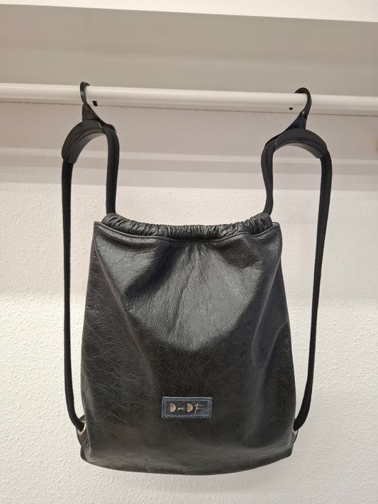 Mochila ALLIGAL fruncir piel negra envejecida