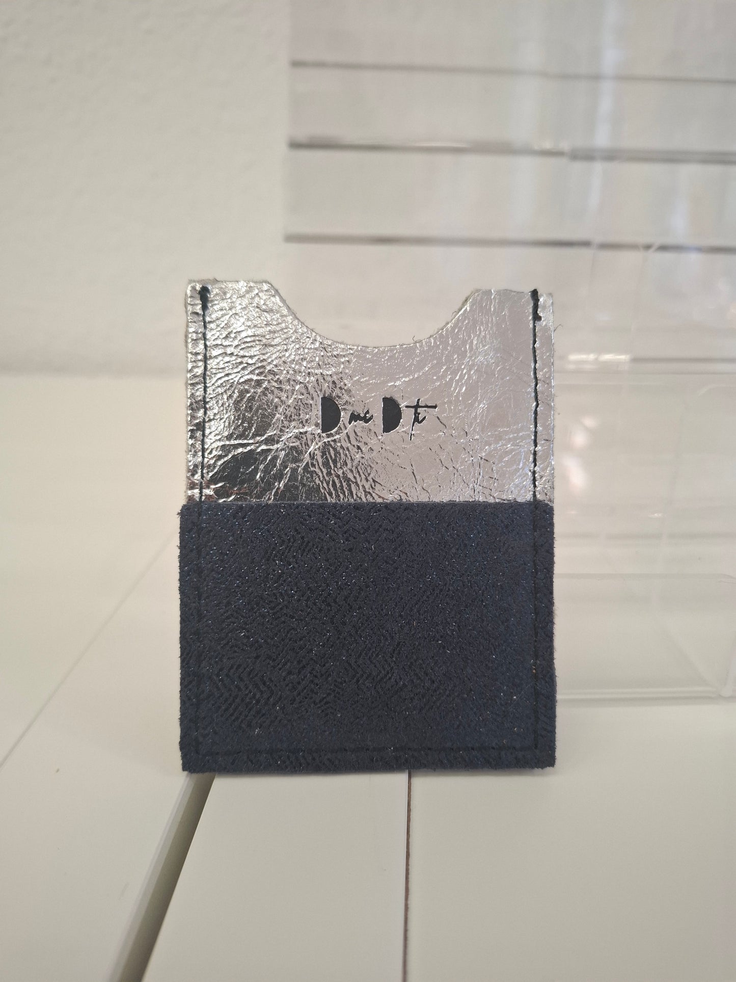 Tarjetero piel olas brillo