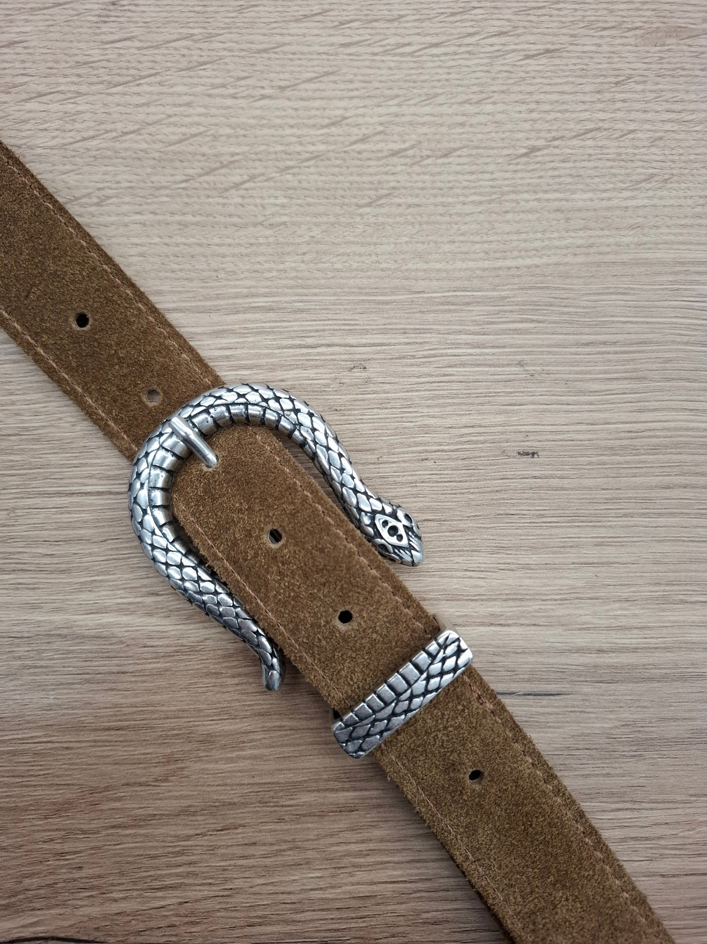 Cinturón de serraje camel 3cm hebilla serpiente