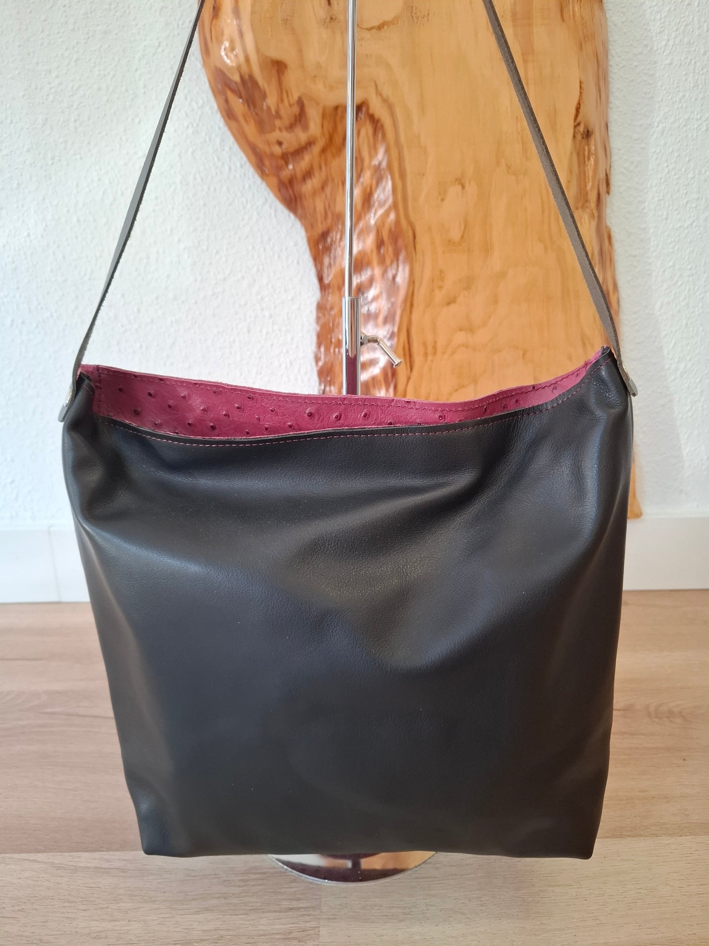 Bolso IGUÑA piel avestruz berenjena