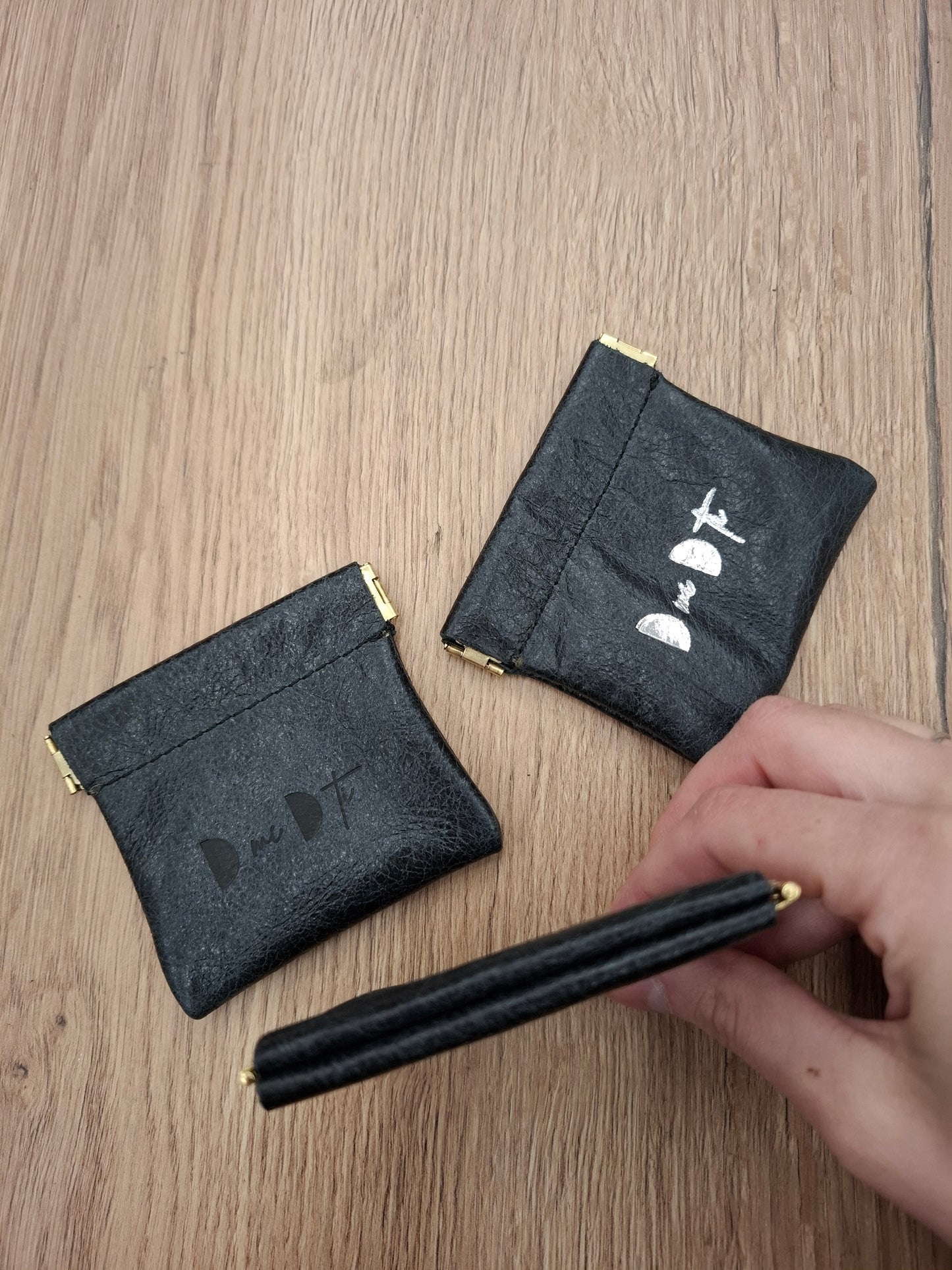 Monedero fleje piel negro envejecido