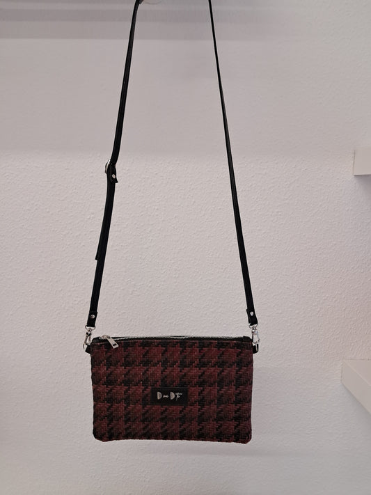 Bolso bandolera DOBRA piel trenzada negro y granate