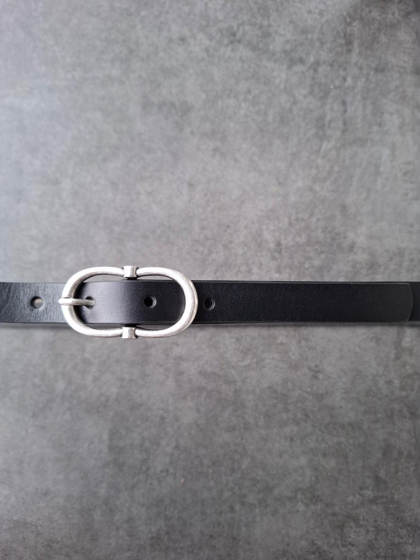 Cinturón de piel negro 2cm hebilla ocho plata vieja