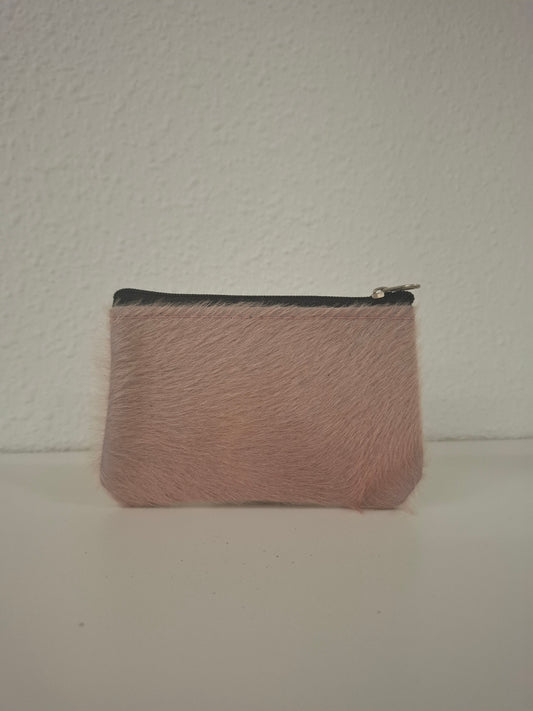 Monedero de piel con pelo rosa