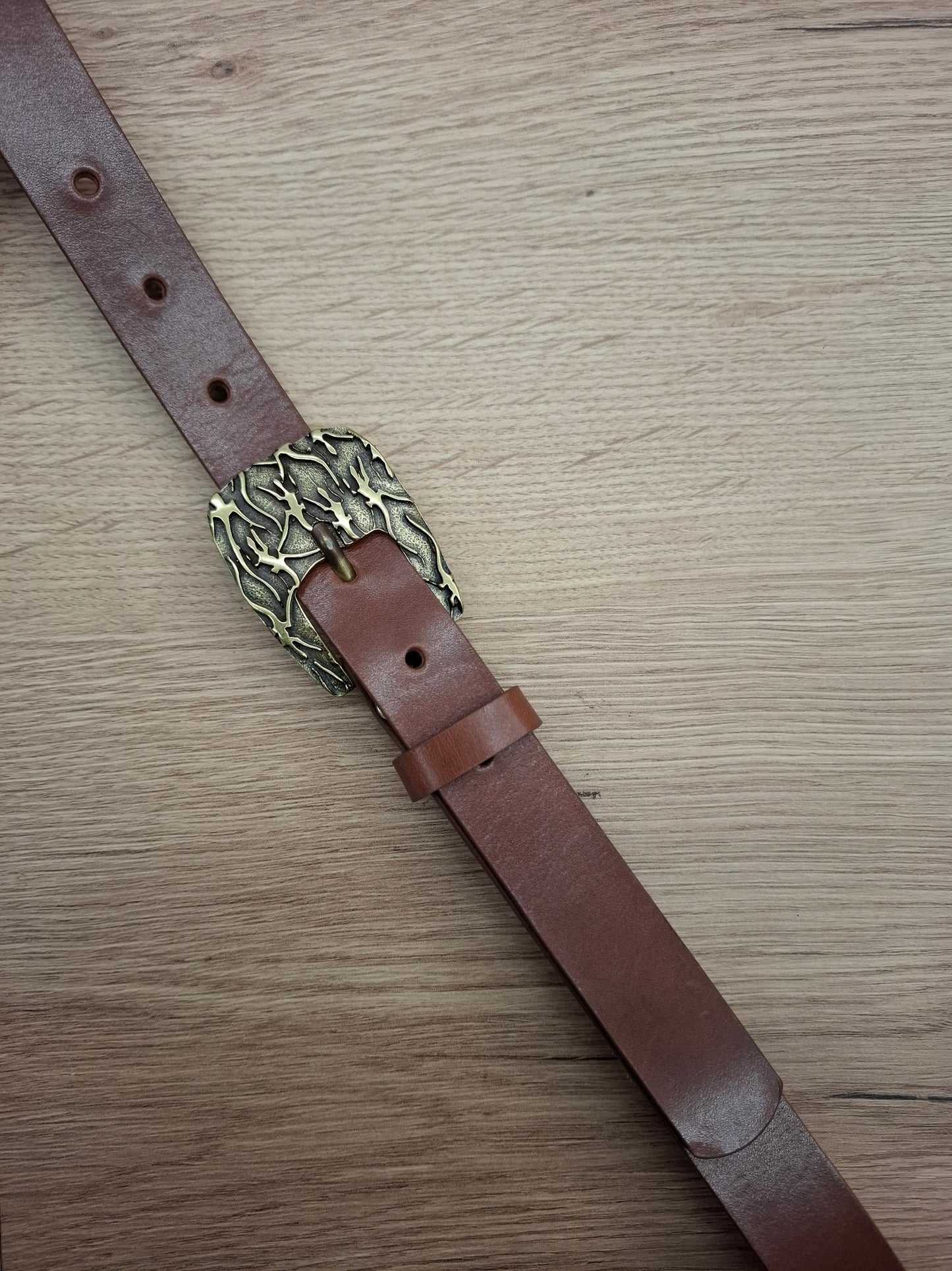 Cinturón de piel marrón 2,5cm hebilla oro viejo lagartijas