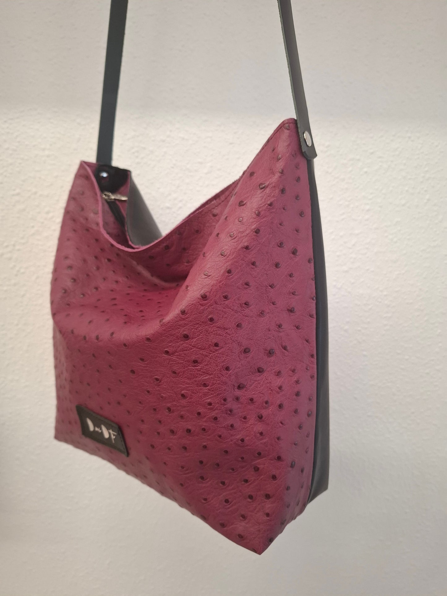 Bolso IGUÑA piel avestruz berenjena